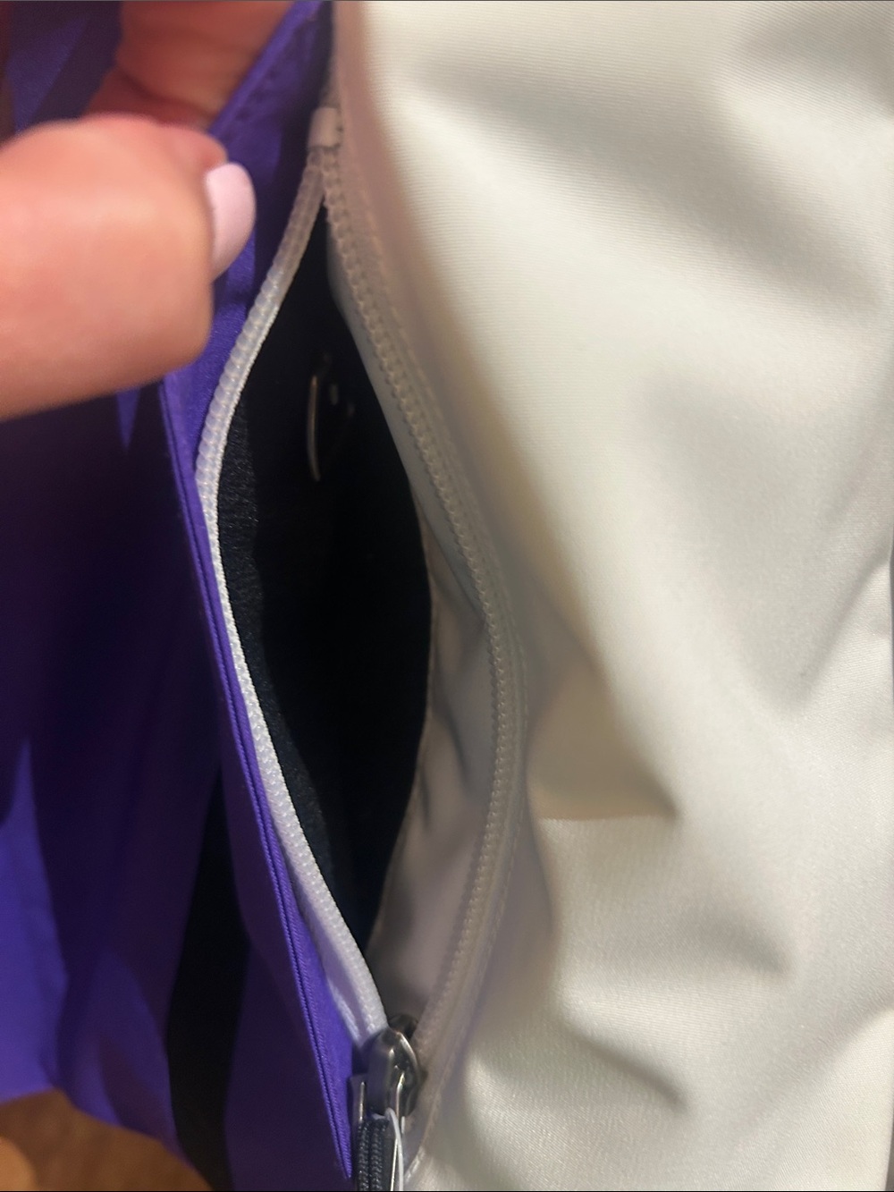 Obermeyer Purple and White Girls' Ski jacket - zippered pockets and hood - Picture 6 of 11